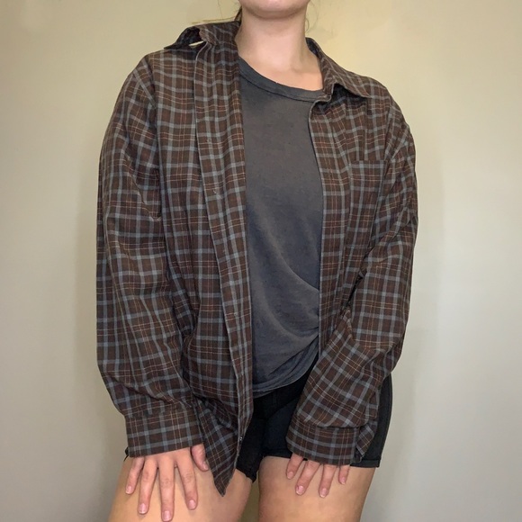 Men’s Button up Brown Plaid Shirt - Picture 4 of 5